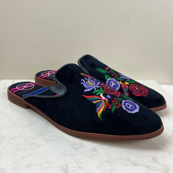 NWOT Inkkas Frida Slide Mule Velvet Embroidered Shoe - Picture 1 of 13